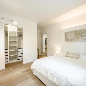  Appartamento Elegant - Free Wifi, Private Parking & Air Conditioning Italia